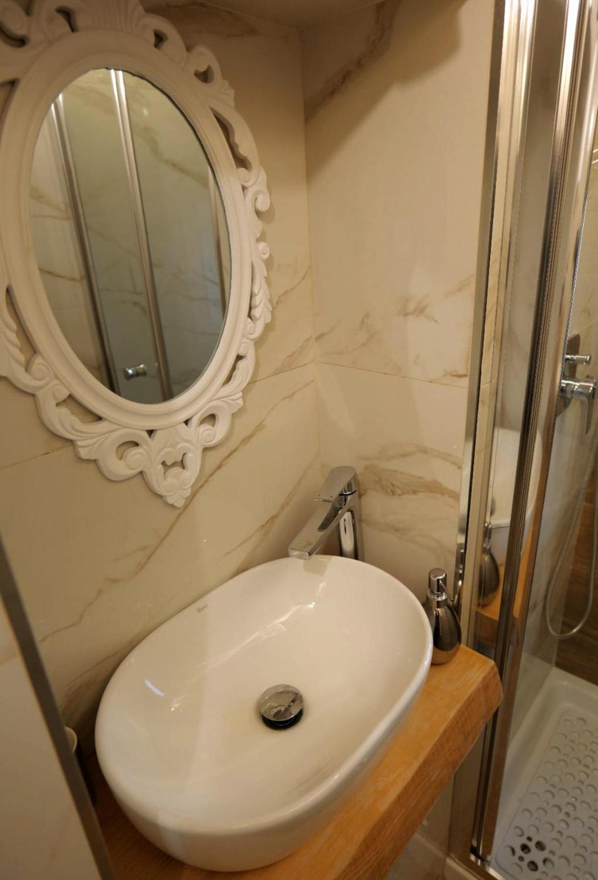 Casamira B&B Napoli Centrale ภายนอก รูปภาพ