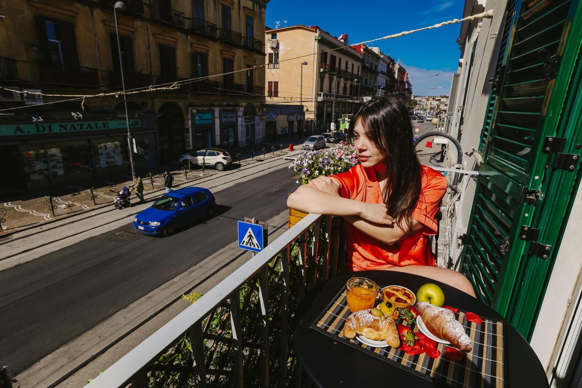 Casamira B&B Napoli Centrale ภายนอก รูปภาพ