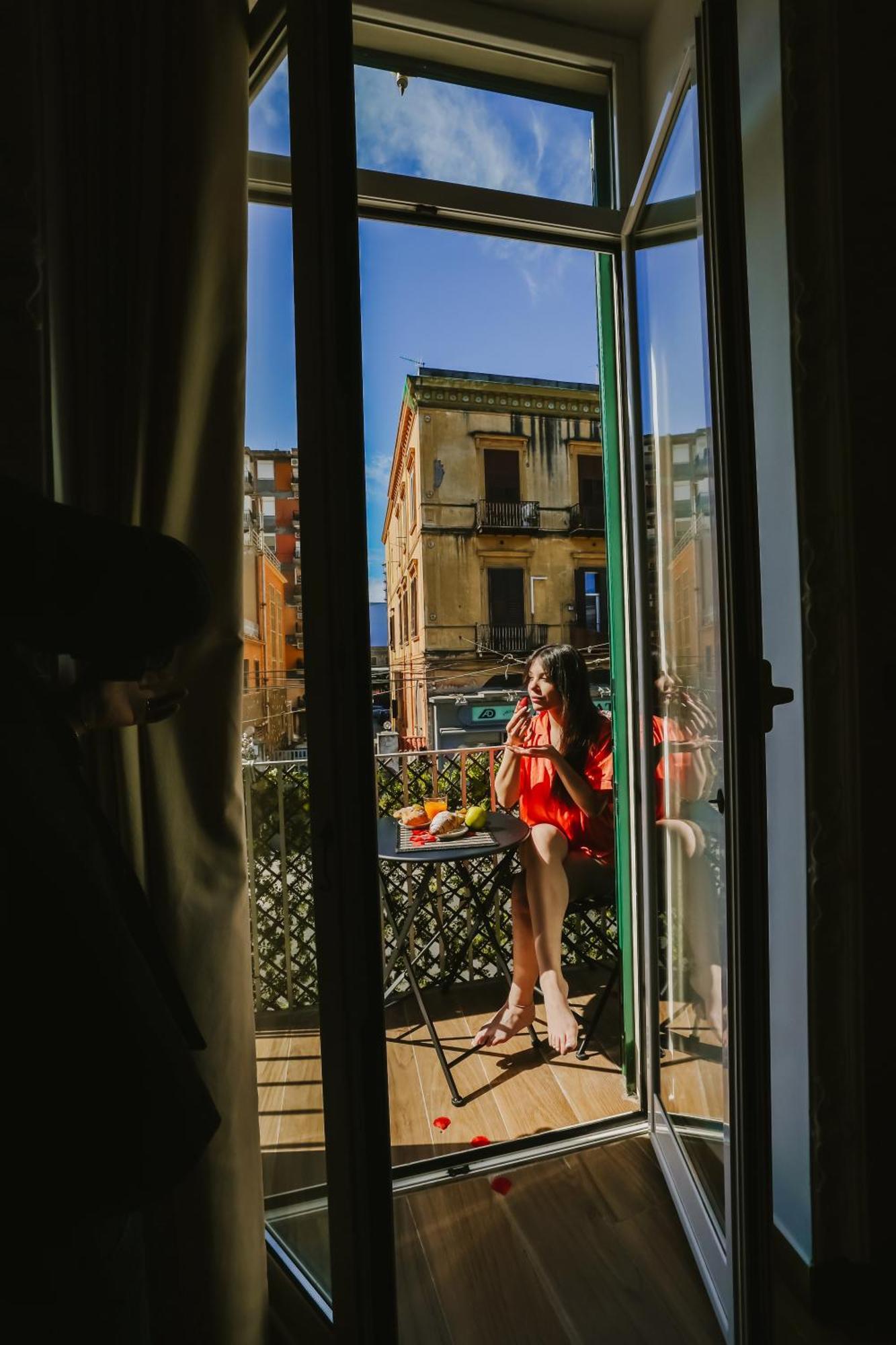 Casamira B&B Napoli Centrale ภายนอก รูปภาพ